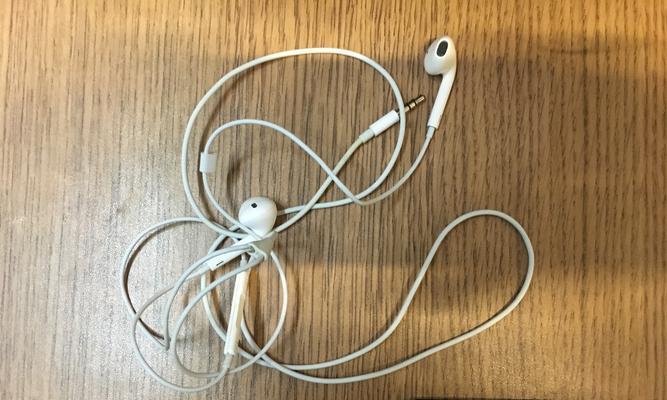 10元耳机的性能如何？（性价比高的实惠选择）