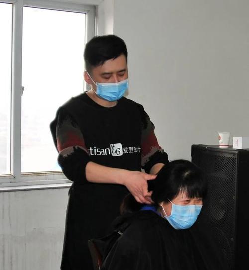 探索发型师上门服务的便利性和优势（改变传统，为您提供专业的发型服务——发型师上门服务的全面解析）