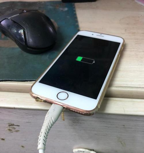 边充边玩手机，科技进步还是生活隐患？（揭示边充边玩手机的利与弊，探讨如何合理利用科技产品）