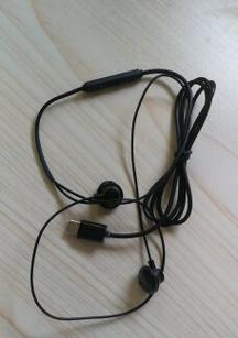 华为AM115耳机的音质与舒适度一流（一款令人耳目一新的高性能耳机）