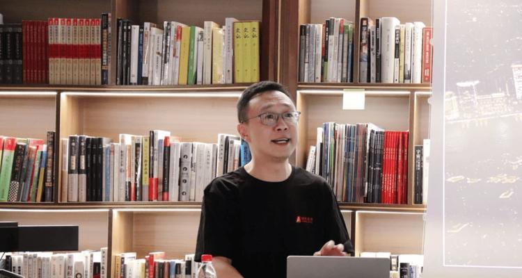 线性资本的现状及影响力（探索线性资本在当今社会中的作用及发展前景）